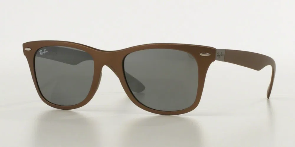 Ray-Ban Wayfarer Liteforce 4195 Sunglasses - view 16
